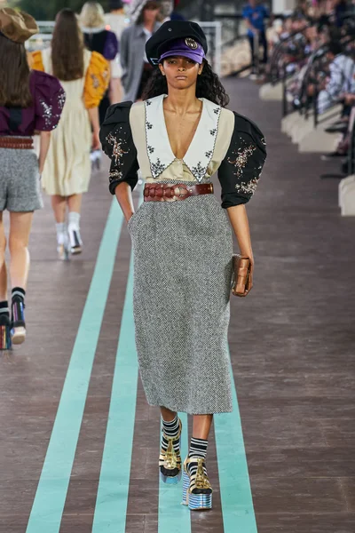 Look 44